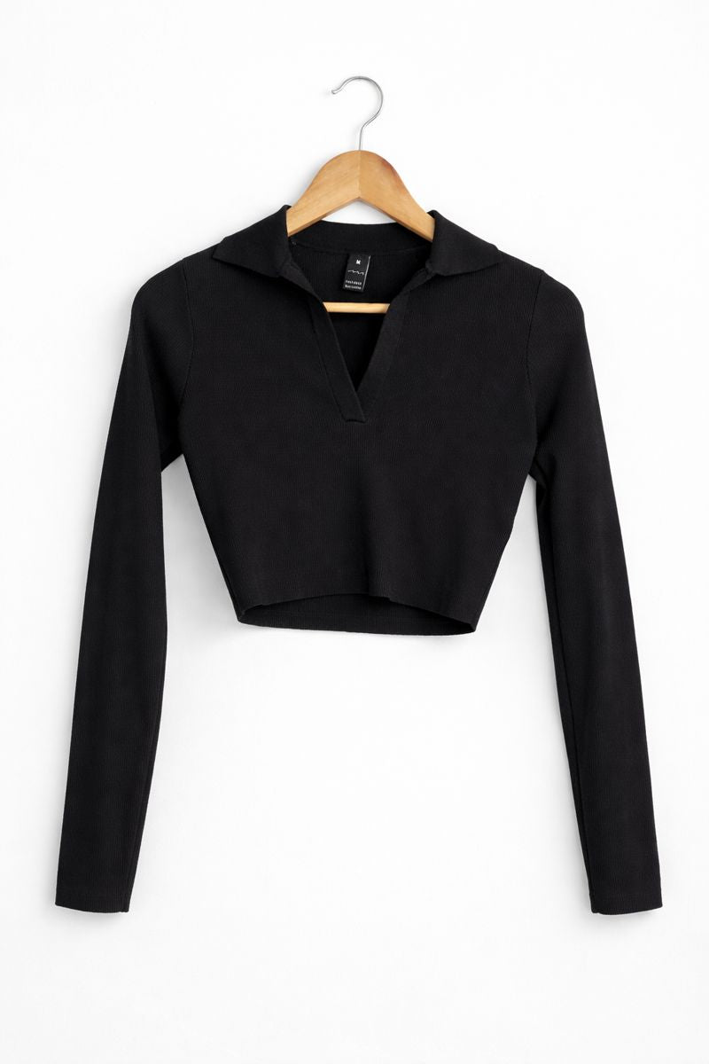 Black long-sleeve crop top