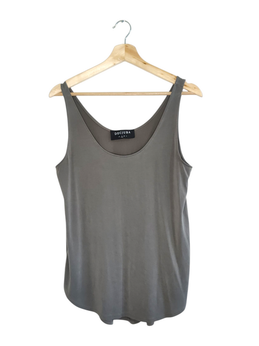 Lightweight Sleeve-Less Tank Top