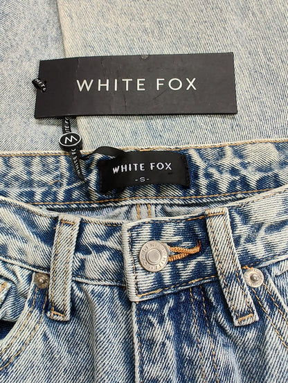 White Fox Light Wash High-Waisted Straight Leg Jeans